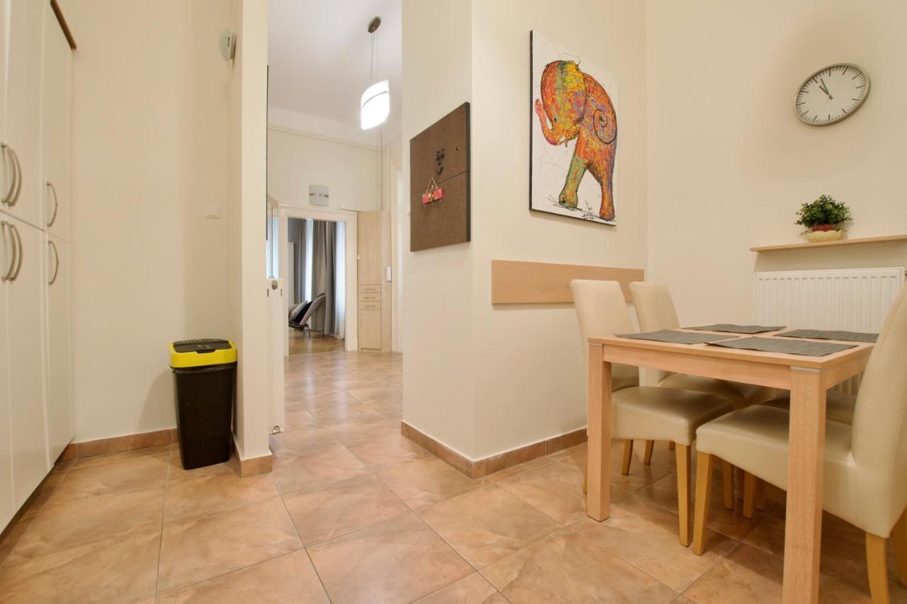 Standard Apartment By Hi5 - St. King Street 16. ブダペスト エクステリア 写真