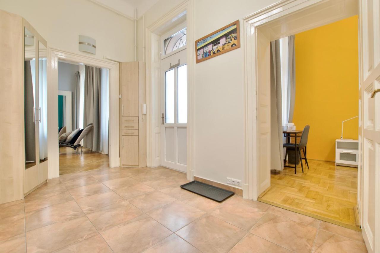 Standard Apartment By Hi5 - St. King Street 16. ブダペスト エクステリア 写真